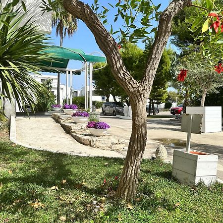 Hotel Riva Del Sole Giovinazzo Bagian luar foto