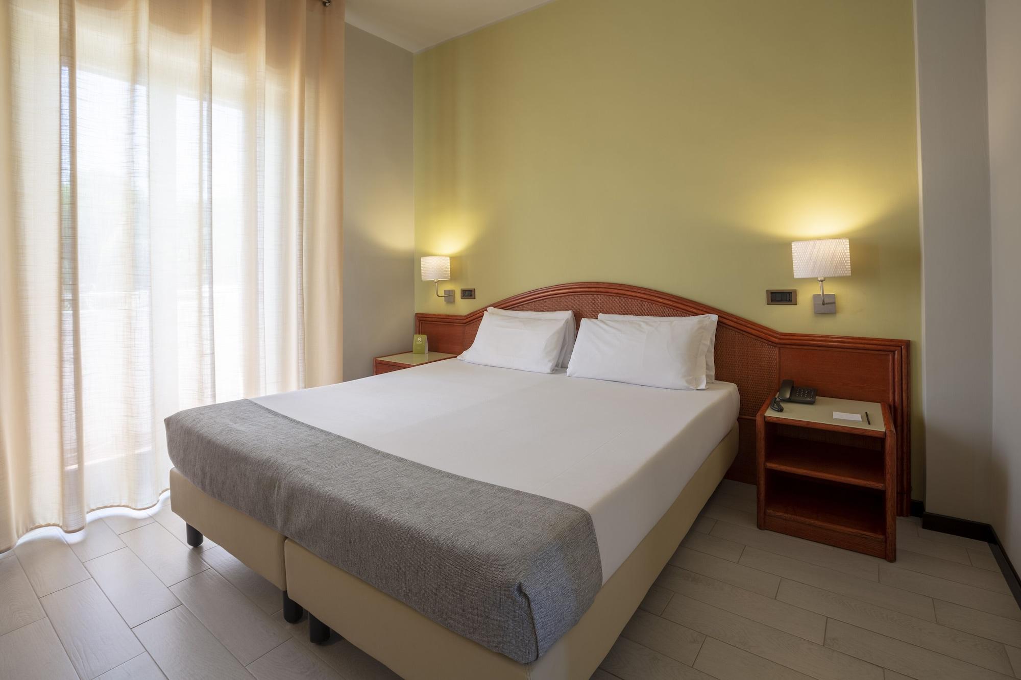 Hotel Riva Del Sole Giovinazzo Bagian luar foto