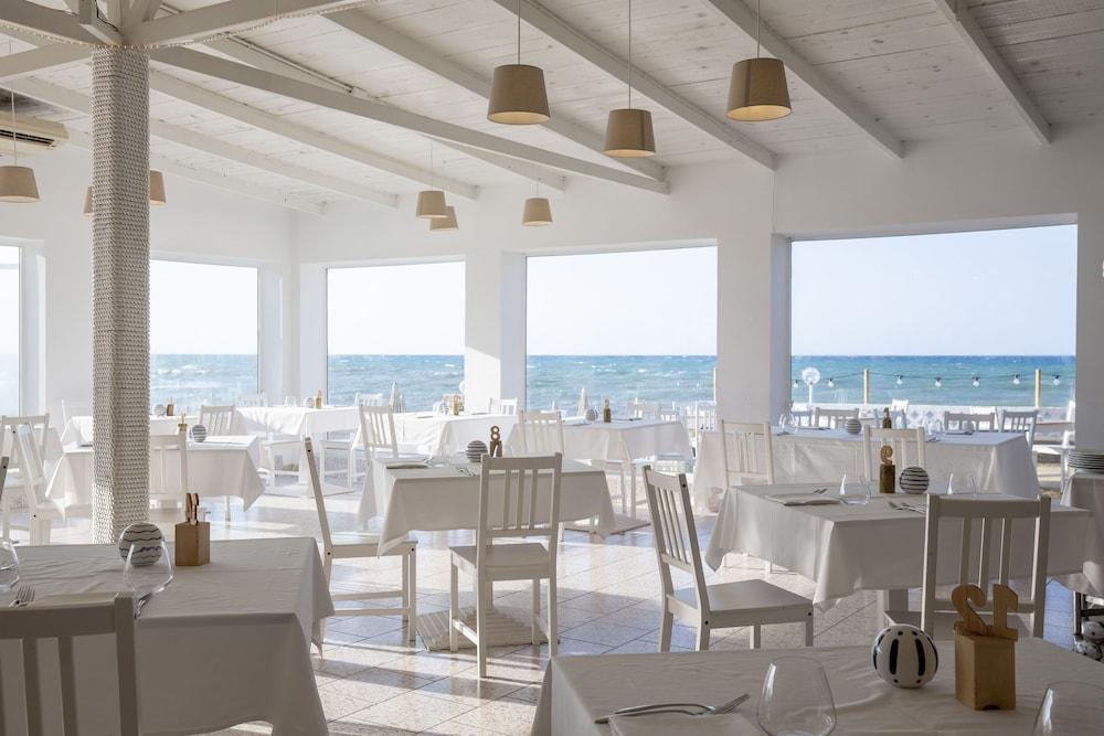 Hotel Riva Del Sole Giovinazzo Bagian luar foto