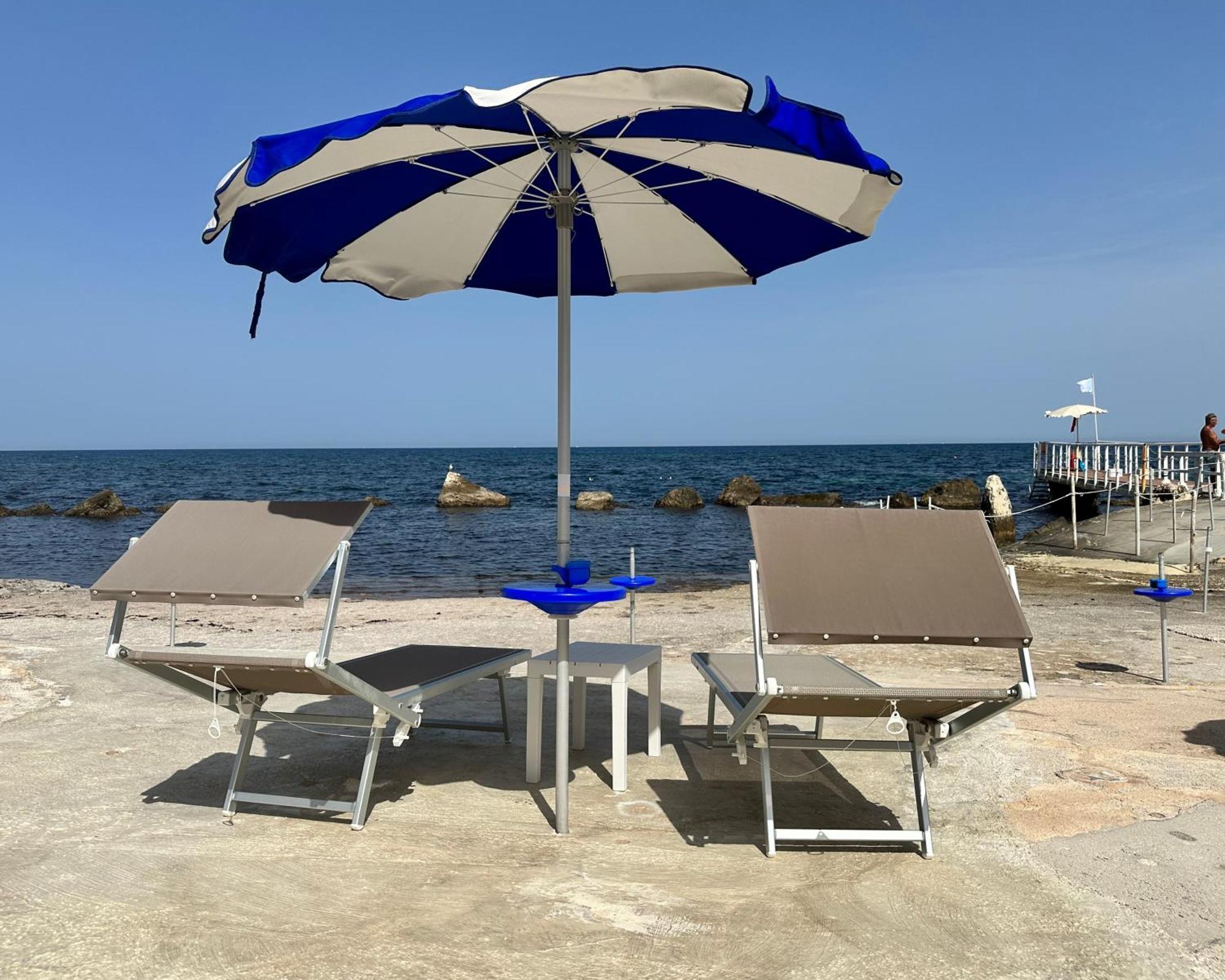 Hotel Riva Del Sole Giovinazzo Bagian luar foto