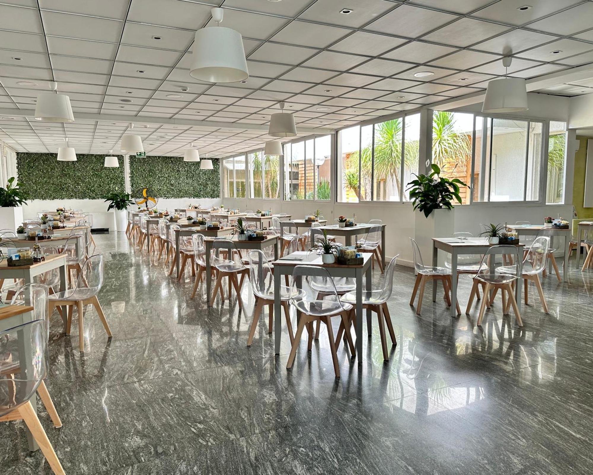 Hotel Riva Del Sole Giovinazzo Bagian luar foto