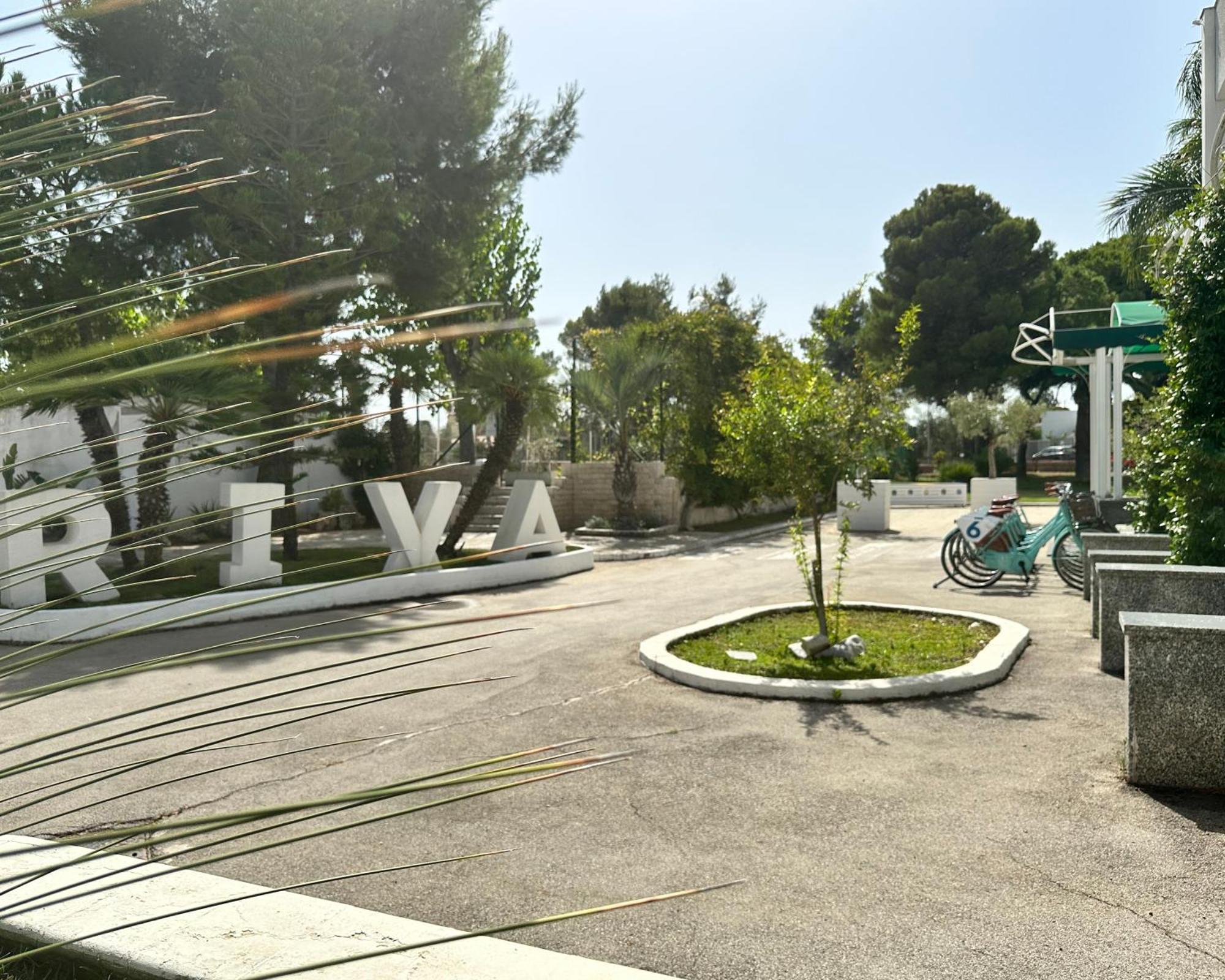 Hotel Riva Del Sole Giovinazzo Bagian luar foto