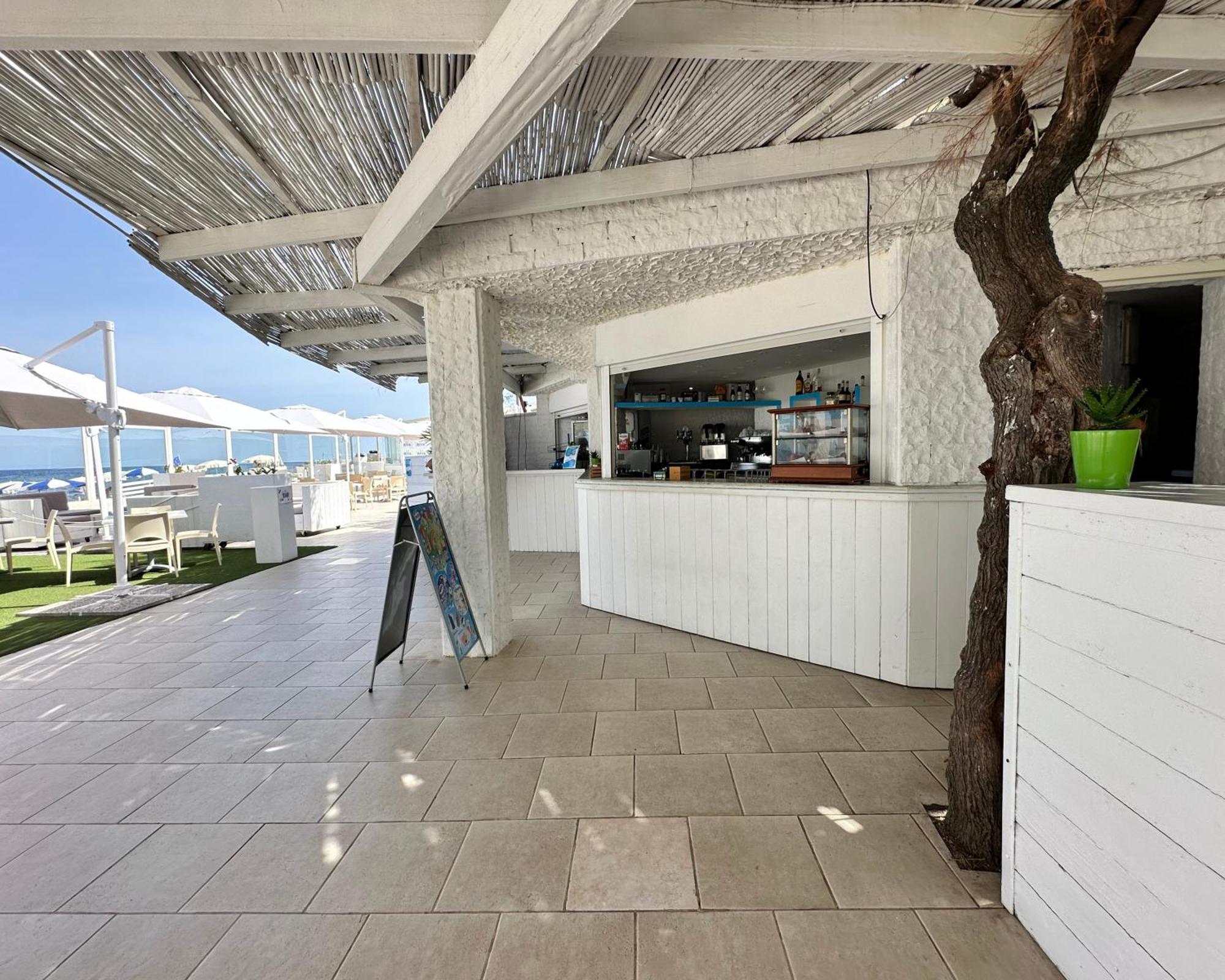 Hotel Riva Del Sole Giovinazzo Bagian luar foto