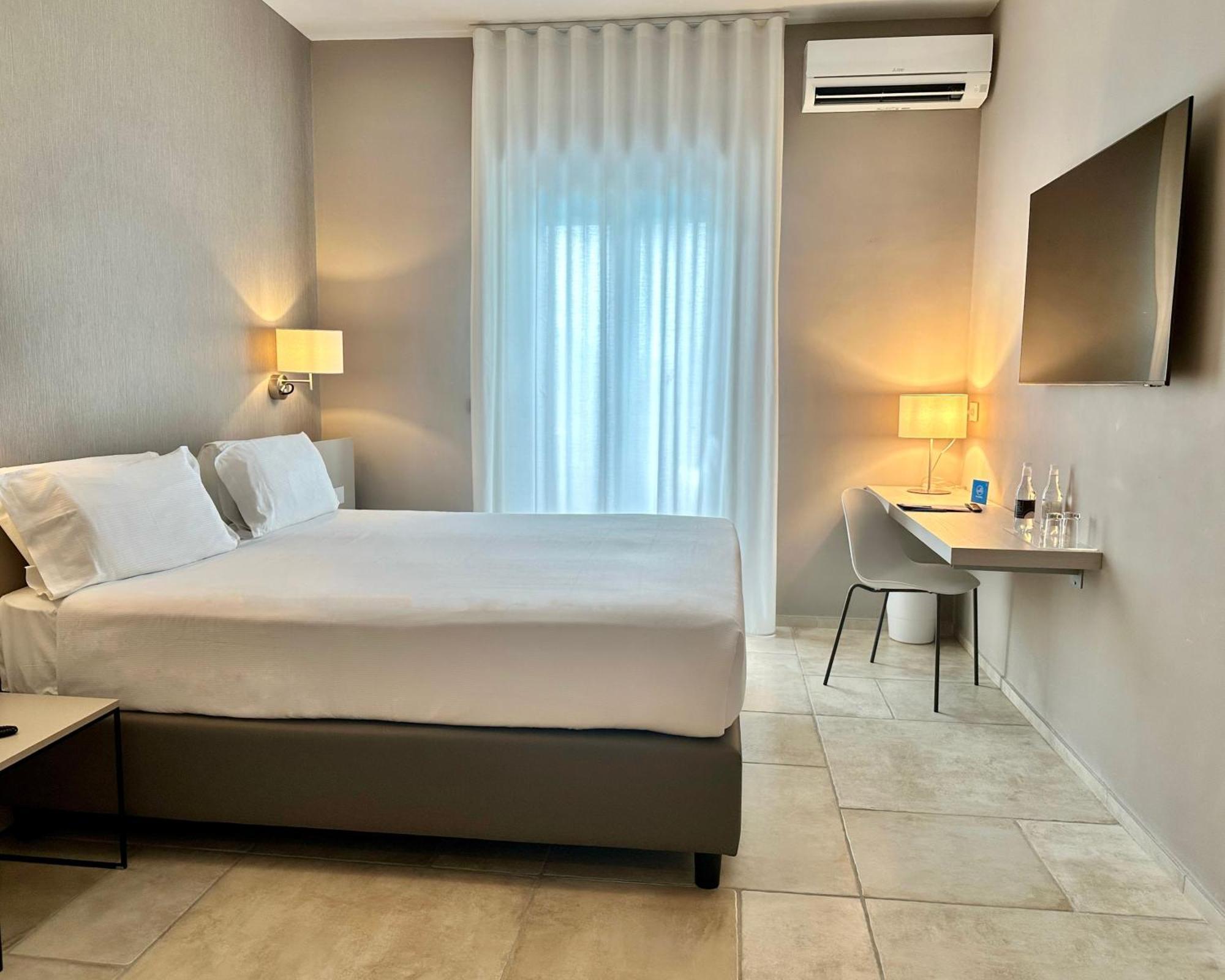 Hotel Riva Del Sole Giovinazzo Bagian luar foto