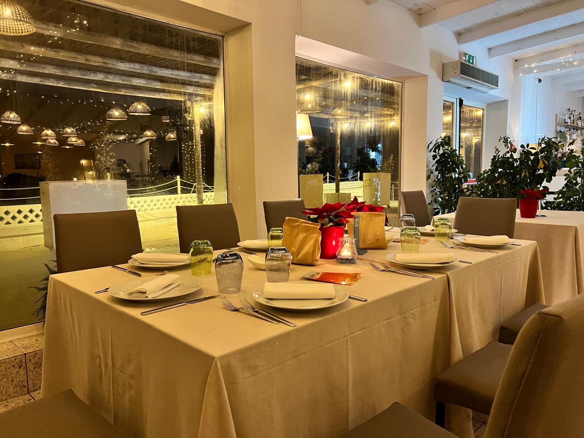Hotel Riva Del Sole Giovinazzo Bagian luar foto