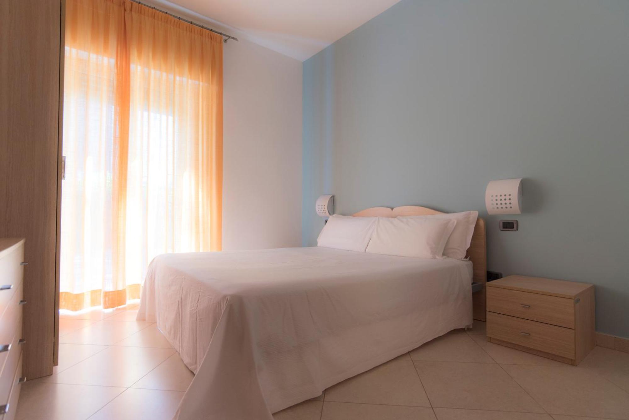 Hotel Riva Del Sole Giovinazzo Bagian luar foto