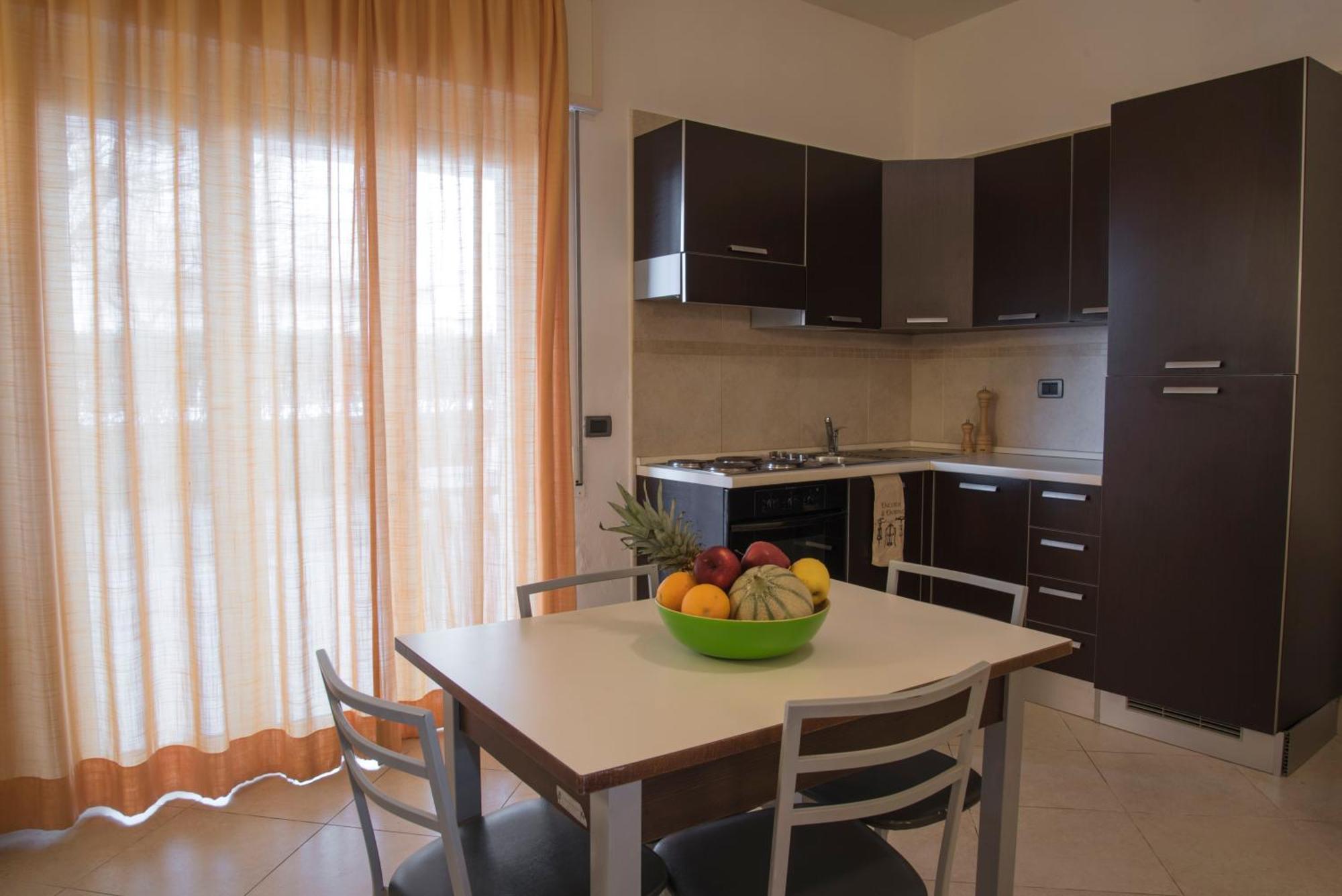 Hotel Riva Del Sole Giovinazzo Bagian luar foto