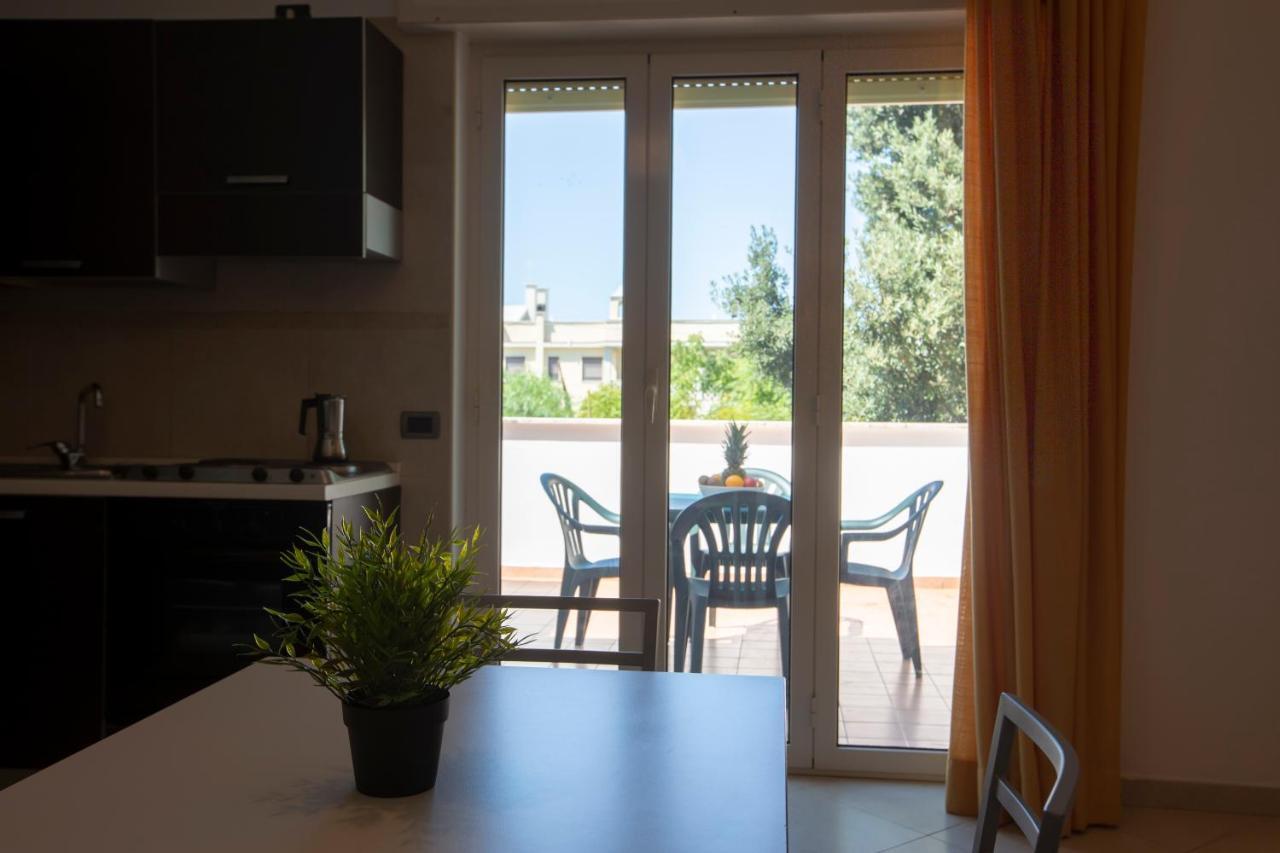 Hotel Riva Del Sole Giovinazzo Bagian luar foto